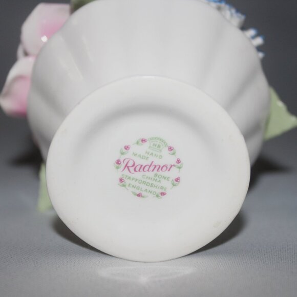 Radnor Floral Bouquet | Staffordshire England | Bone China Potted Floral - Picture 8 of 11